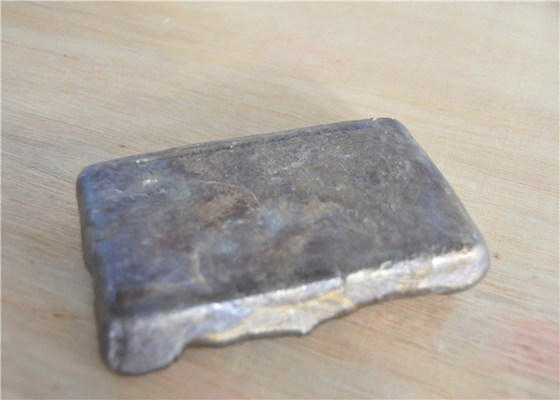 Smooth Zirconium MgZr MgZr25 MgZr30 ,MgZr35 Magnesium Master Alloy For Aviation / Marine Industry supplier